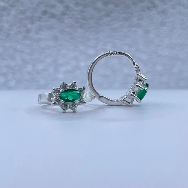 Aretes Huggies Ovalada  Verde Plata .925