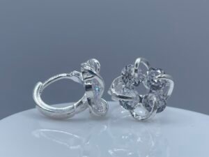 Aretes Huggies Flor Zirconia Plata .925