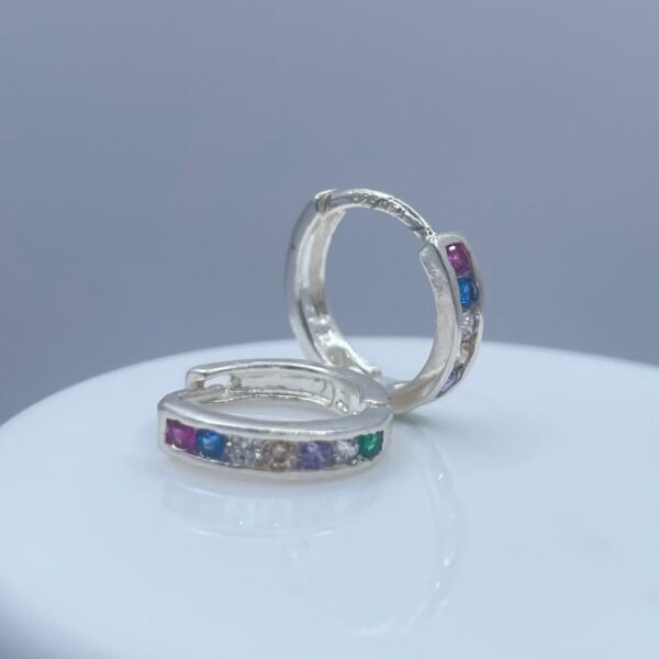 Aretes Huggies Microzirconia Multicolor Plata .925